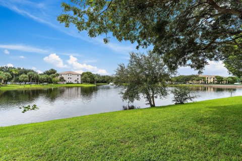 Condo in Palm Beach Gardens, Florida, 3 bedrooms  № 2352611 - photo 21