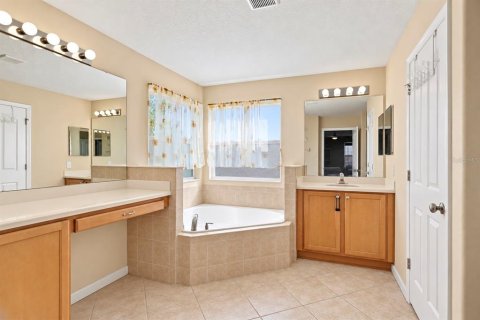 Casa en venta en Clermont, Florida, 5 dormitorios, 261.98 m2 № 2386748 - foto 16