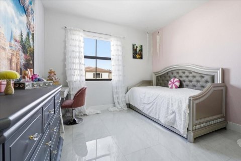 Купить виллу или дом в Хайалиа, Флорида 5 спален, 286.51м2, № 1989360 - фото 25