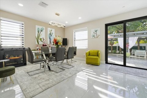 Купить виллу или дом в Хайалиа, Флорида 5 спален, 286.51м2, № 1989360 - фото 19