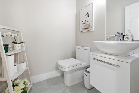 Купить виллу или дом в Хайалиа, Флорида 5 спален, 286.51м2, № 1989360 - фото 16