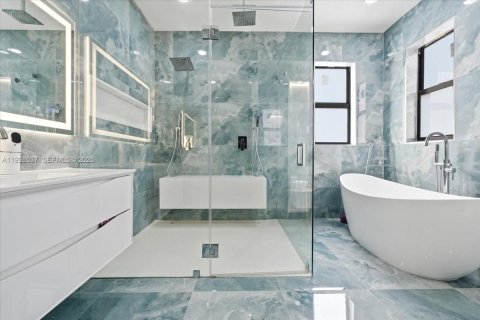 Купить виллу или дом в Хайалиа, Флорида 5 спален, 286.51м2, № 1989360 - фото 8