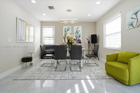 Купить виллу или дом в Хайалиа, Флорида 5 спален, 286.51м2, № 1989360 - фото 18