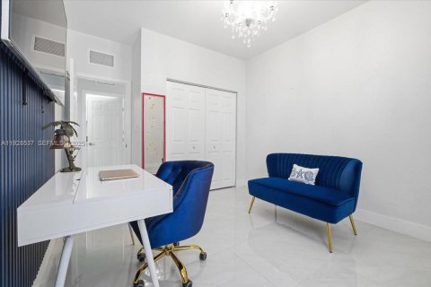 Купить виллу или дом в Хайалиа, Флорида 5 спален, 286.51м2, № 1989360 - фото 30