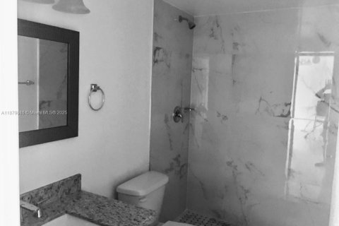 Copropriété à louer à Miami-Dade, Floride: 2 chambres, 74.69 m2 № 1921419 - photo 7