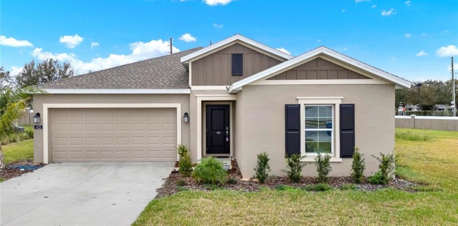 House in Lake Wales, Florida 4 bedrooms, 179.86 sq.m. № 1521460