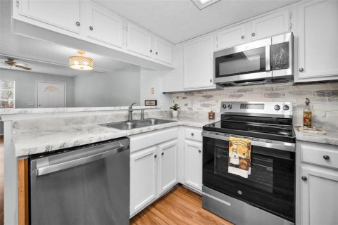 Touwnhouse à vendre à Palm Harbor, Floride: 2 chambres, 82.31 m2 № 1899511 - photo 18