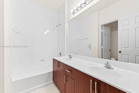 Adosado en venta en Homestead, Florida, 4 dormitorios, 172.05 m2 № 2000681 - foto 30