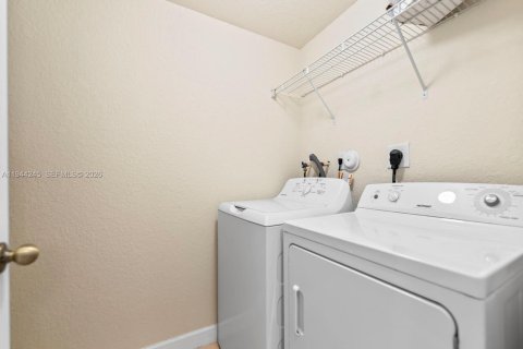 Adosado en venta en Homestead, Florida, 4 dormitorios, 172.05 m2 № 2000681 - foto 10