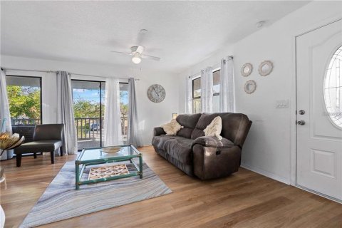 House in Bradenton, Florida 2 bedrooms, 80.27 sq.m. № 2259170 - photo 8
