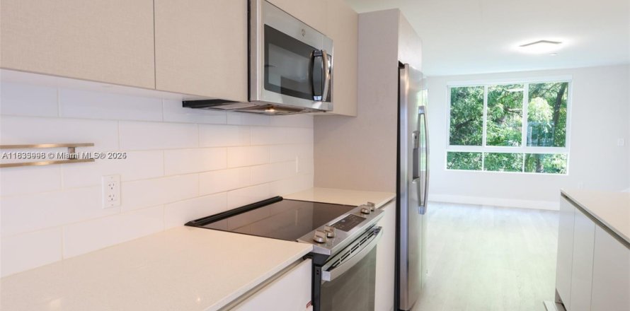 Touwnhouse à Miami, Floride 2 chambres, 129.32 m2 № 1821778