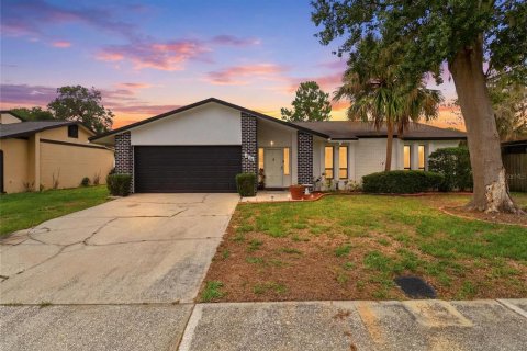 Casa en Brandon, Florida 3 dormitorios, 115.38 m2 № 2196975