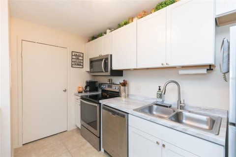 Condominio en venta en Saint Petersburg, Florida, 1 dormitorio, 48.77 m2 № 2216023 - foto 8