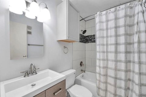 Condominio en venta en Saint Petersburg, Florida, 1 dormitorio, 48.77 m2 № 2216023 - foto 20