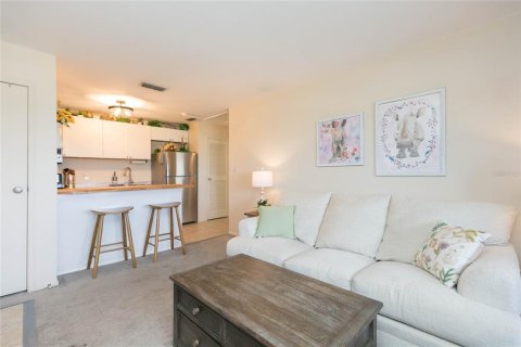 Condominio en venta en Saint Petersburg, Florida, 1 dormitorio, 48.77 m2 № 2216023 - foto 4