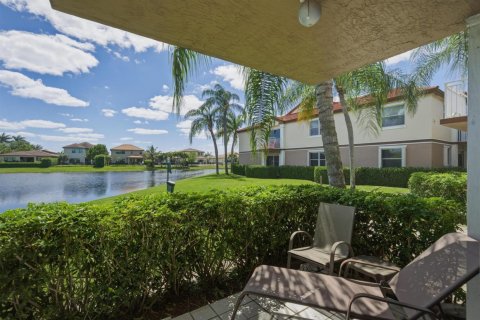 Copropriété à vendre à Pembroke Pines, Floride: 2 chambres, 96.34 m2 № 2147340 - photo 2