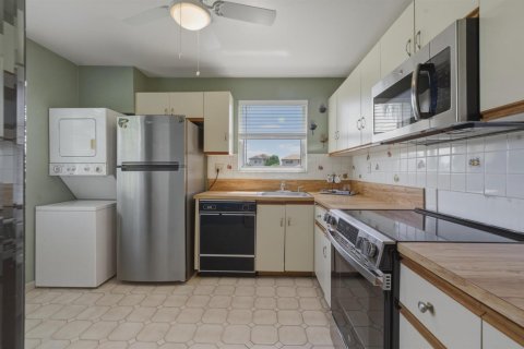 Copropriété à vendre à Pembroke Pines, Floride: 2 chambres, 96.34 m2 № 2147340 - photo 13