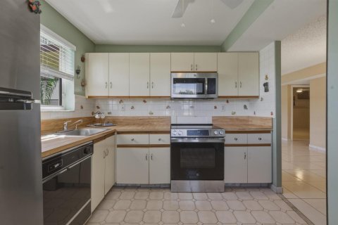 Copropriété à vendre à Pembroke Pines, Floride: 2 chambres, 96.34 m2 № 2147340 - photo 14
