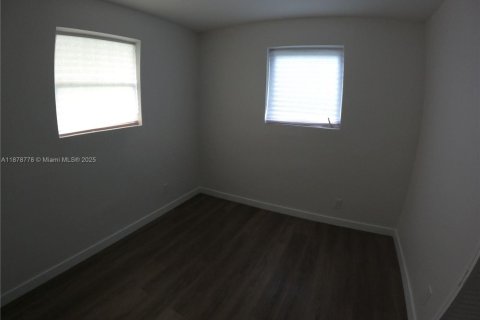 Casa en alquiler en Homestead, Florida, 3 dormitorios, 121.79 m2 № 1928791 - foto 3