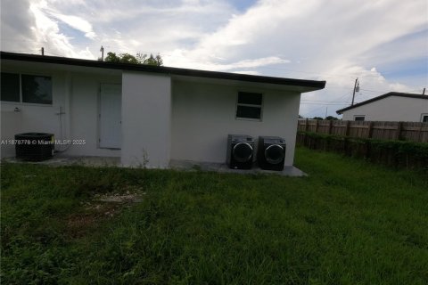 Casa en alquiler en Homestead, Florida, 3 dormitorios, 121.79 m2 № 1928791 - foto 14
