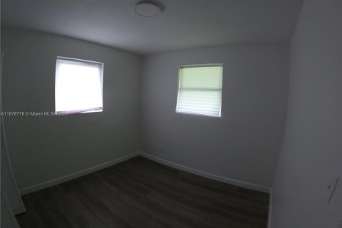 Casa en alquiler en Homestead, Florida, 3 dormitorios, 121.79 m2 № 1928791 - foto 4