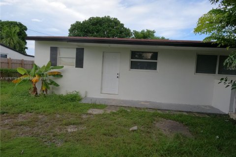 Casa en alquiler en Homestead, Florida, 3 dormitorios, 121.79 m2 № 1928791 - foto 13