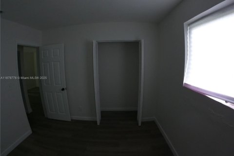 Casa en alquiler en Homestead, Florida, 3 dormitorios, 121.79 m2 № 1928791 - foto 5