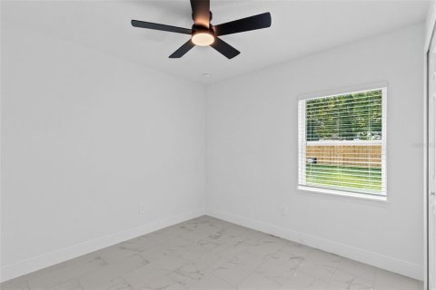 House in Orlando, Florida 4 bedrooms, 136.47 sq.m. № 2398434 - photo 17