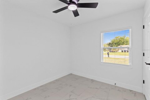 House in Orlando, Florida 4 bedrooms, 136.47 sq.m. № 2398434 - photo 14