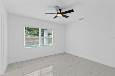 House in Orlando, Florida 4 bedrooms, 136.47 sq.m. № 2398434 - photo 18