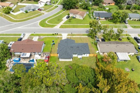 House in Orlando, Florida 4 bedrooms, 136.47 sq.m. № 2398434 - photo 26