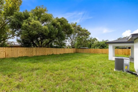 House in Orlando, Florida 4 bedrooms, 136.47 sq.m. № 2398434 - photo 23