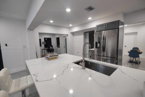 Снять в аренду виллу или дом в Тамарак, Флорида 3 спальни, 258.92м2, № 1963258 - фото 30