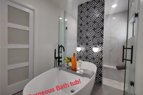 Снять в аренду виллу или дом в Тамарак, Флорида 3 спальни, 258.92м2, № 1963258 - фото 18