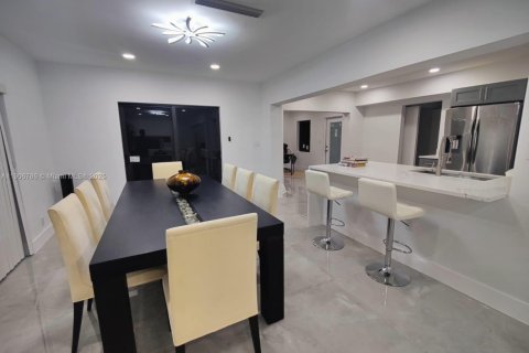 Снять в аренду виллу или дом в Тамарак, Флорида 3 спальни, 258.92м2, № 1963258 - фото 11