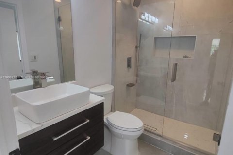 Снять в аренду виллу или дом в Тамарак, Флорида 3 спальни, 258.92м2, № 1963258 - фото 23