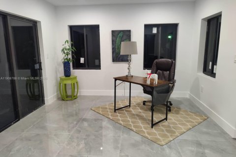 Снять в аренду виллу или дом в Тамарак, Флорида 3 спальни, 258.92м2, № 1963258 - фото 14