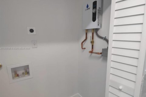 Снять в аренду виллу или дом в Тамарак, Флорида 3 спальни, 258.92м2, № 1963258 - фото 22