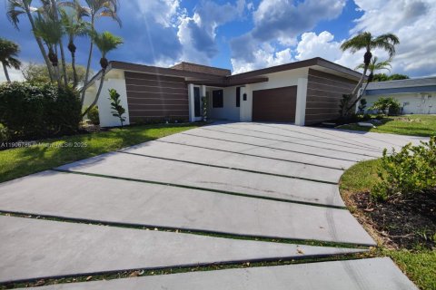 Снять в аренду виллу или дом в Тамарак, Флорида 3 спальни, 258.92м2, № 1963258 - фото 6