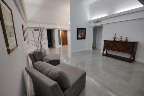 Снять в аренду виллу или дом в Тамарак, Флорида 3 спальни, 258.92м2, № 1963258 - фото 3