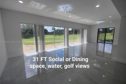 Снять в аренду виллу или дом в Тамарак, Флорида 3 спальни, 258.92м2, № 1963258 - фото 4