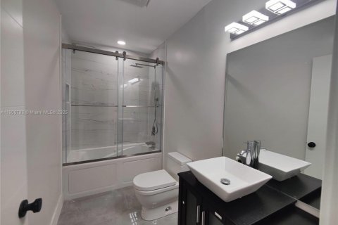 Снять в аренду виллу или дом в Тамарак, Флорида 3 спальни, 258.92м2, № 1963258 - фото 24