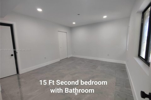 Снять в аренду виллу или дом в Тамарак, Флорида 3 спальни, 258.92м2, № 1963258 - фото 26