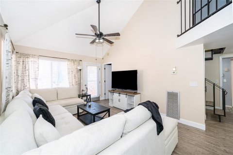 Condominio en alquiler en Winter Haven, Florida, 1 dormitorio, 73.67 m2 № 1919371 - foto 18