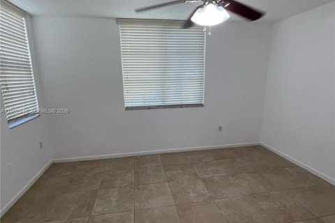 Снять в аренду квартиру в Коконат Крик, Флорида 1 спальня, 62.24м2, № 2008623 - фото 17