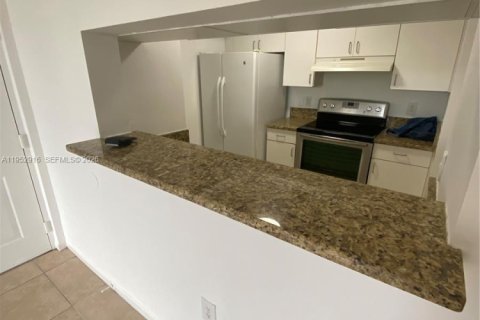 Снять в аренду квартиру в Коконат Крик, Флорида 1 спальня, 62.24м2, № 2008623 - фото 8