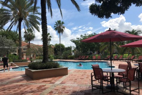 Снять в аренду квартиру в Коконат Крик, Флорида 1 спальня, 62.24м2, № 2008623 - фото 4