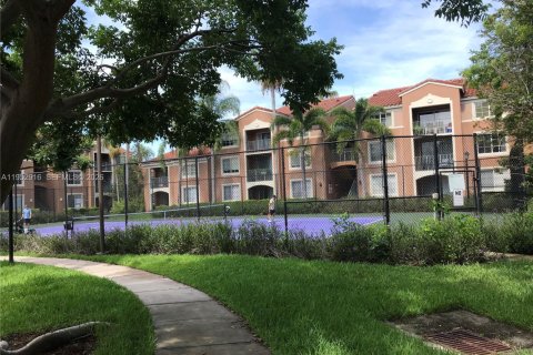 Снять в аренду квартиру в Коконат Крик, Флорида 1 спальня, 62.24м2, № 2008623 - фото 3