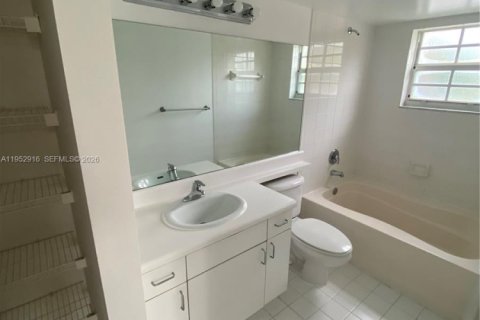 Снять в аренду квартиру в Коконат Крик, Флорида 1 спальня, 62.24м2, № 2008623 - фото 11