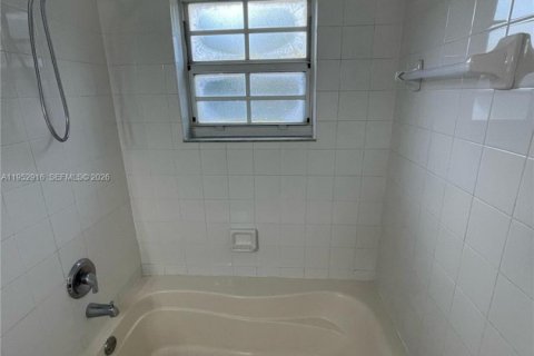 Снять в аренду квартиру в Коконат Крик, Флорида 1 спальня, 62.24м2, № 2008623 - фото 20